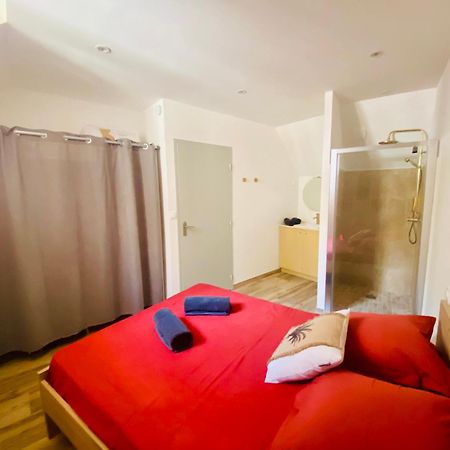 Les Appartements Du Vieux Poussan Buitenkant foto