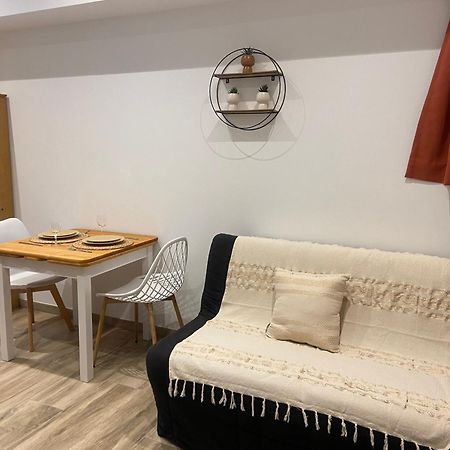 Les Appartements Du Vieux Poussan Buitenkant foto