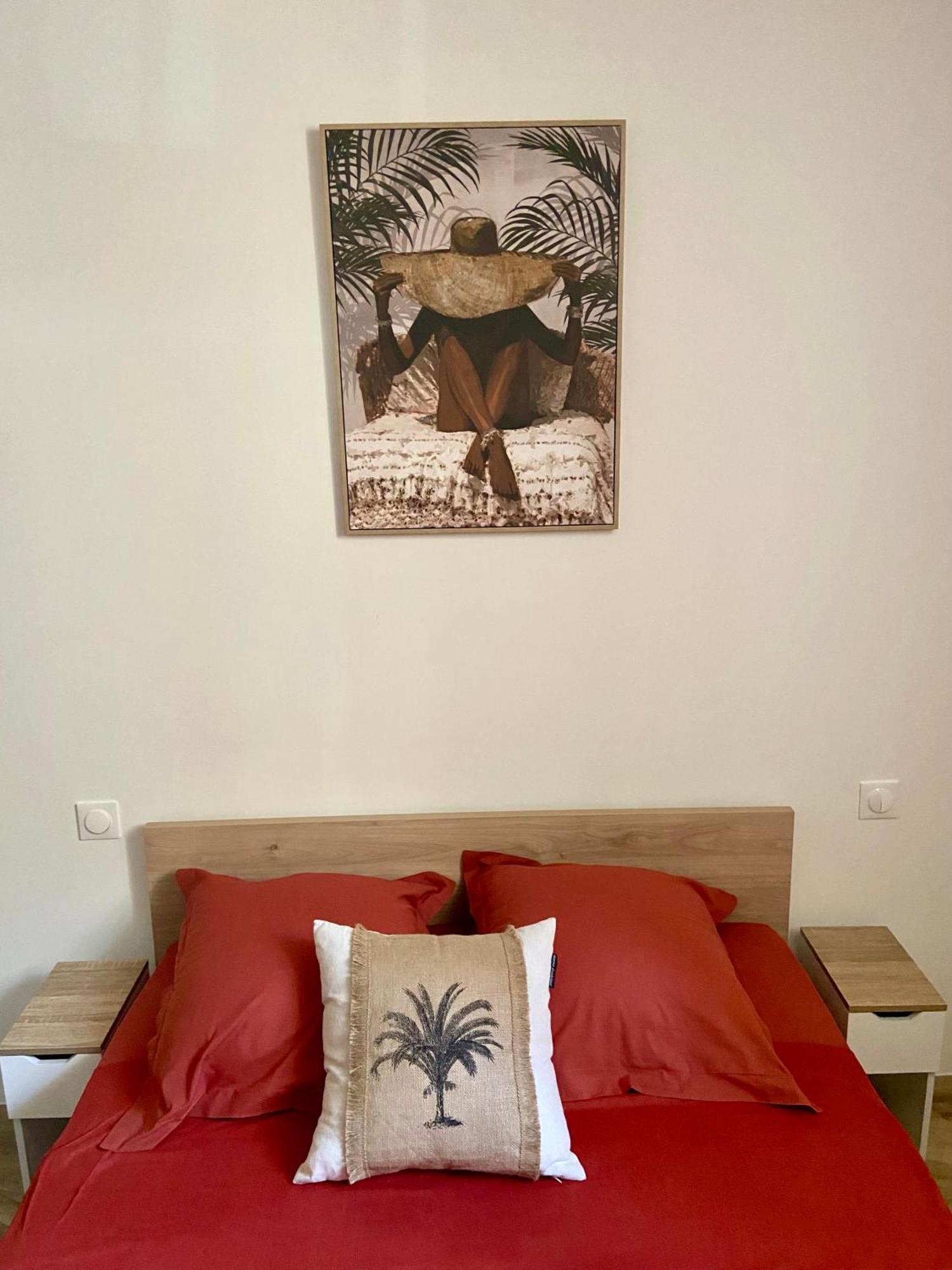 Les Appartements Du Vieux Poussan Buitenkant foto