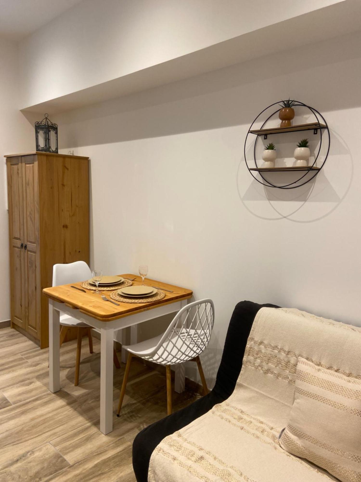 Les Appartements Du Vieux Poussan Buitenkant foto