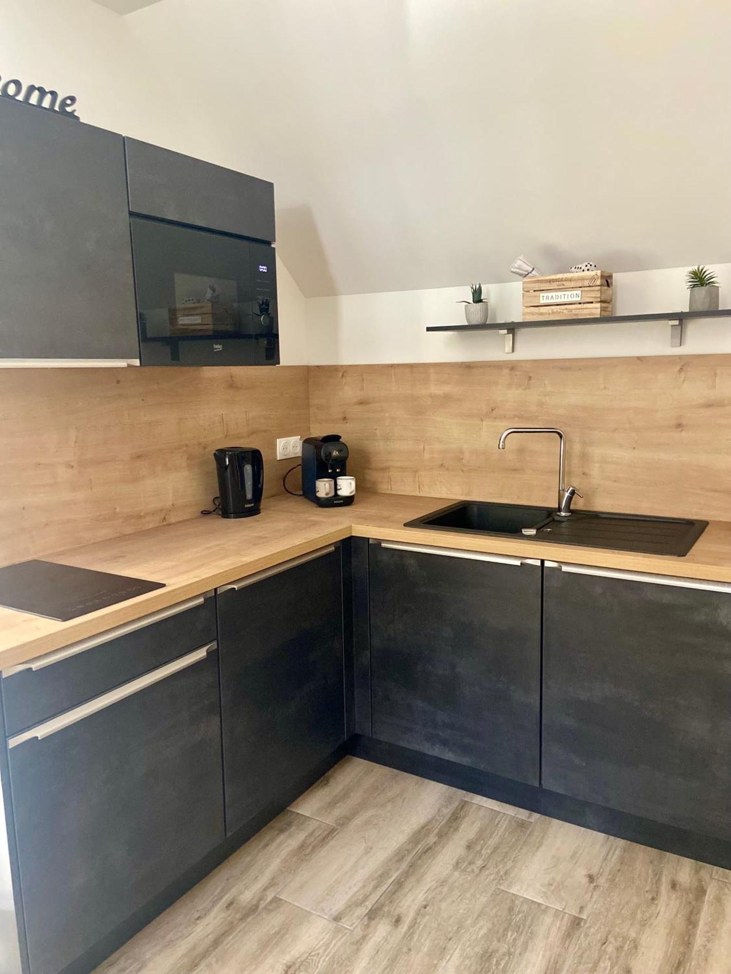 Les Appartements Du Vieux Poussan Buitenkant foto