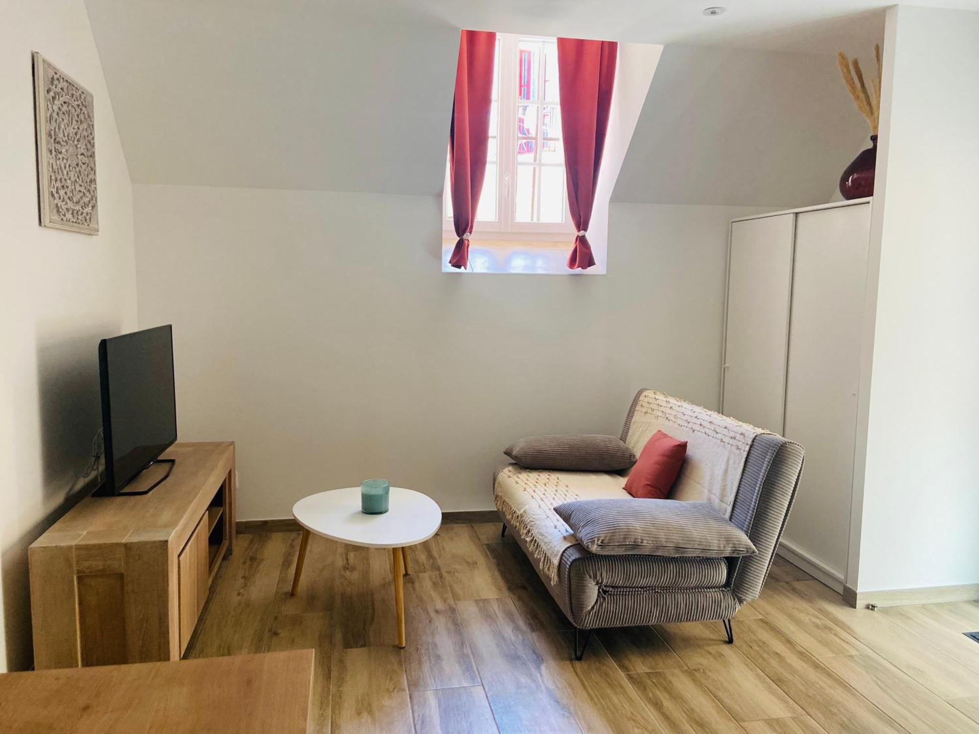 Les Appartements Du Vieux Poussan Buitenkant foto